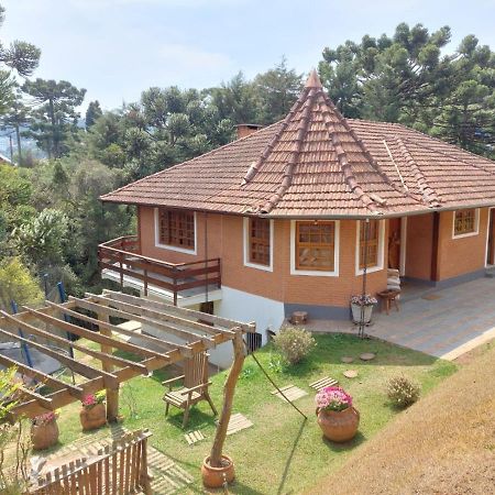 Chale Belga Em Condominio - 1,2 Km Do Centro Turistico Capivari Кампус-ду-Жордау Экстерьер фото
