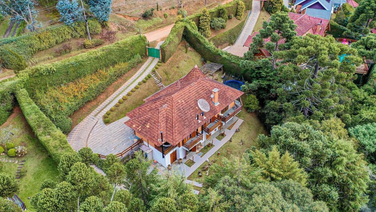 Chale Belga Em Condominio - 1,2 Km Do Centro Turistico Capivari Кампус-ду-Жордау Экстерьер фото